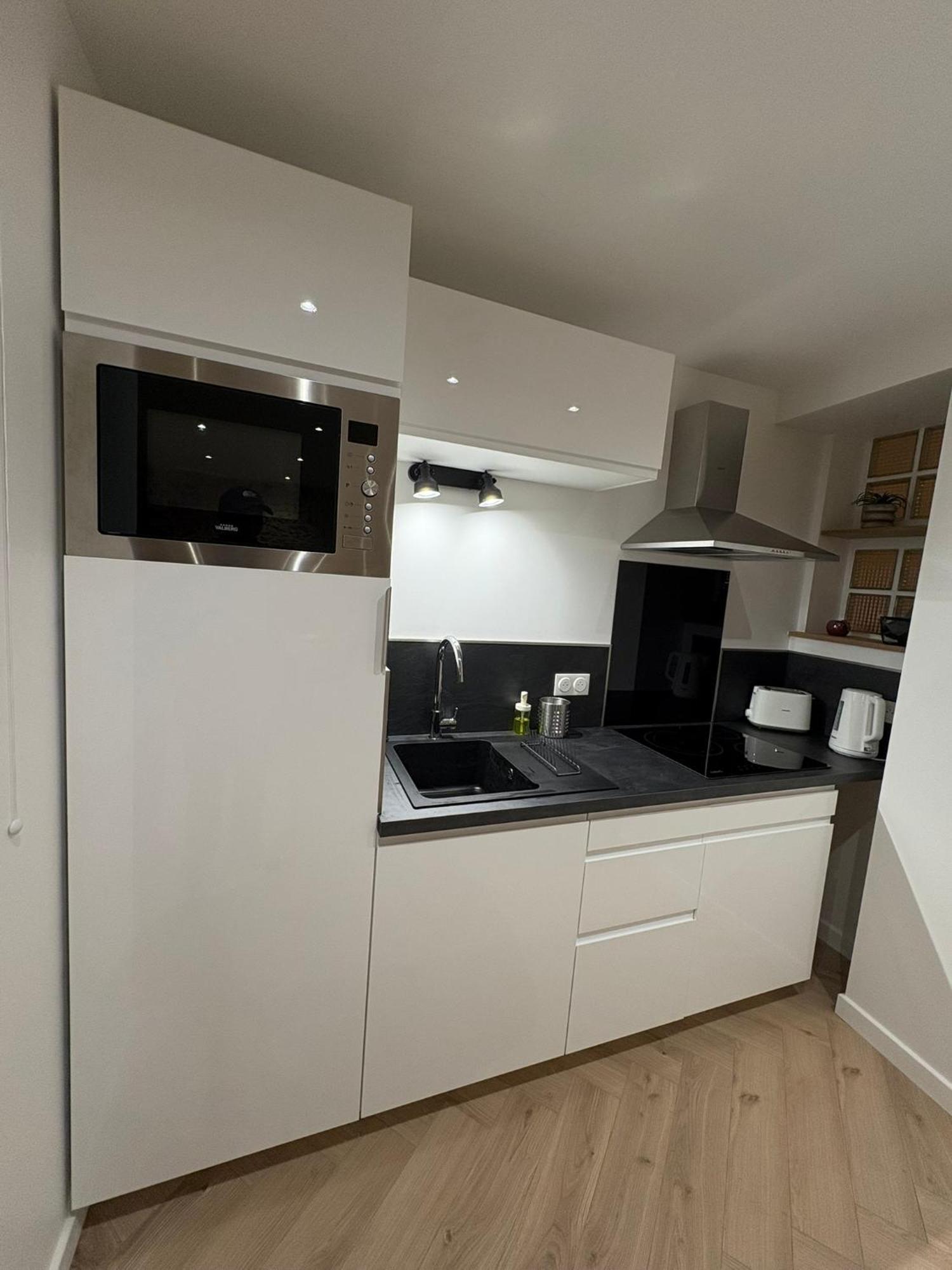 Chez Sof&Je Apartment บรี-กงต์-โรแบร์ ภายนอก รูปภาพ