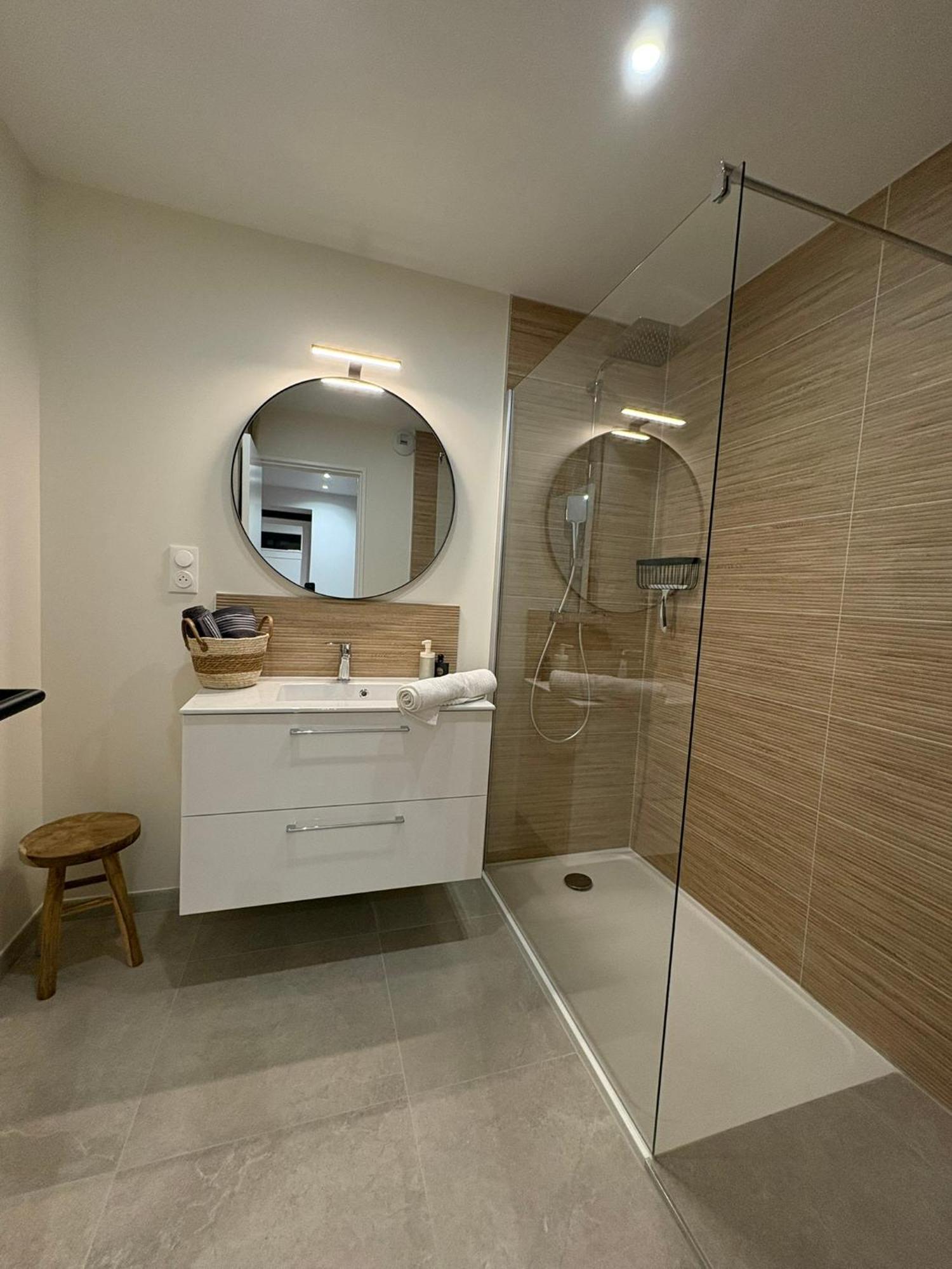 Chez Sof&Je Apartment บรี-กงต์-โรแบร์ ภายนอก รูปภาพ